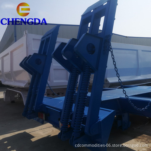 Heavy Equipment Transported 3 Axles 4 Axles 60Ton 80Ton Lowbed Semi Trailer For Africa
